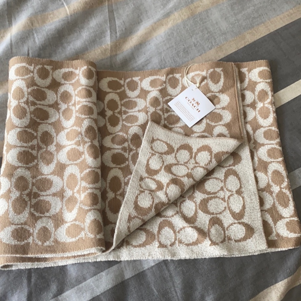 COPY - Brand new coach scarf